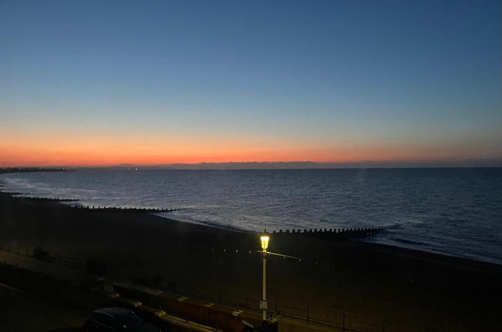 "The Italian" Seafront Apartment Істборн Екстер'єр фото